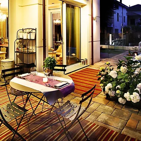 D-place & Ξενοδοχείο 4*