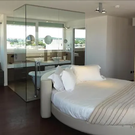 Hotel D-place & 4*