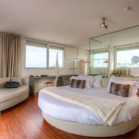 D-place & Ξενοδοχείο 4*