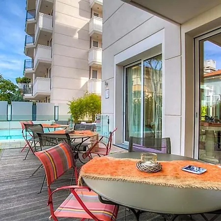 D-place & Hotel 4*