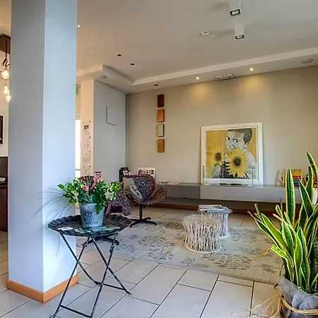 Hotel D-place & 4*